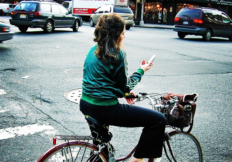 texting on bike